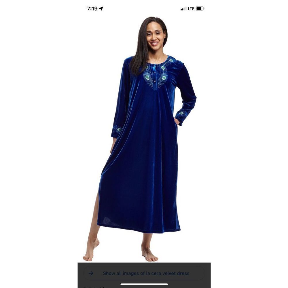 LA CERA Woman’s Medium Velvet Dress Embroidered Design Pockets Side Slits